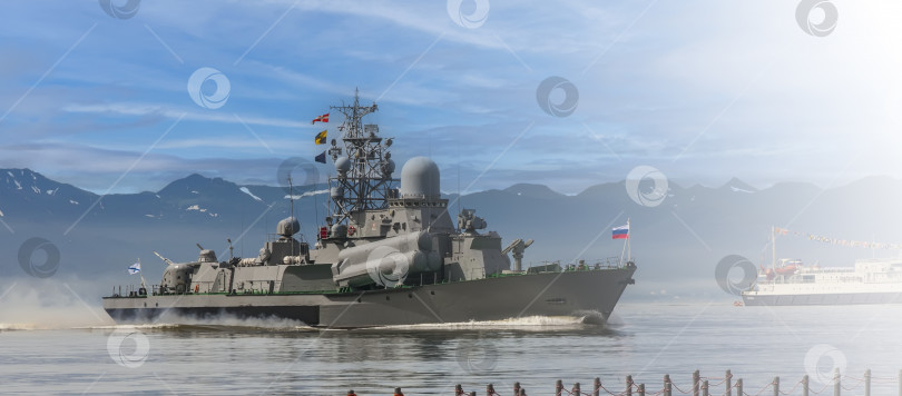 Скачать Российский военный корабль на полуострове Камчатка фотосток Ozero