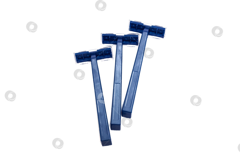 Скачать Три синие бритвы, выделенные на белом фоне фотосток Ozero