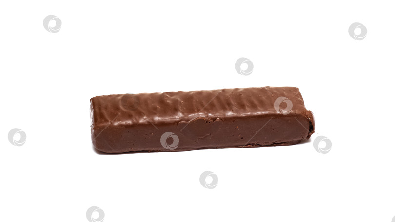 Скачать Длинная шоколадная конфета, выделенная на белом фоне фотосток Ozero