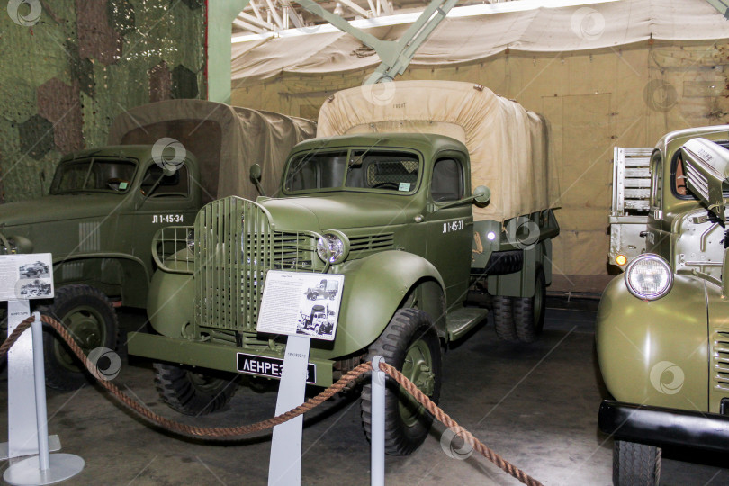 Скачать Американские грузовики военного времени. фотосток Ozero