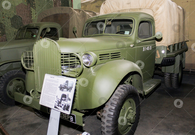 Скачать Военный ретро-грузовик Dodge T203B/ фотосток Ozero