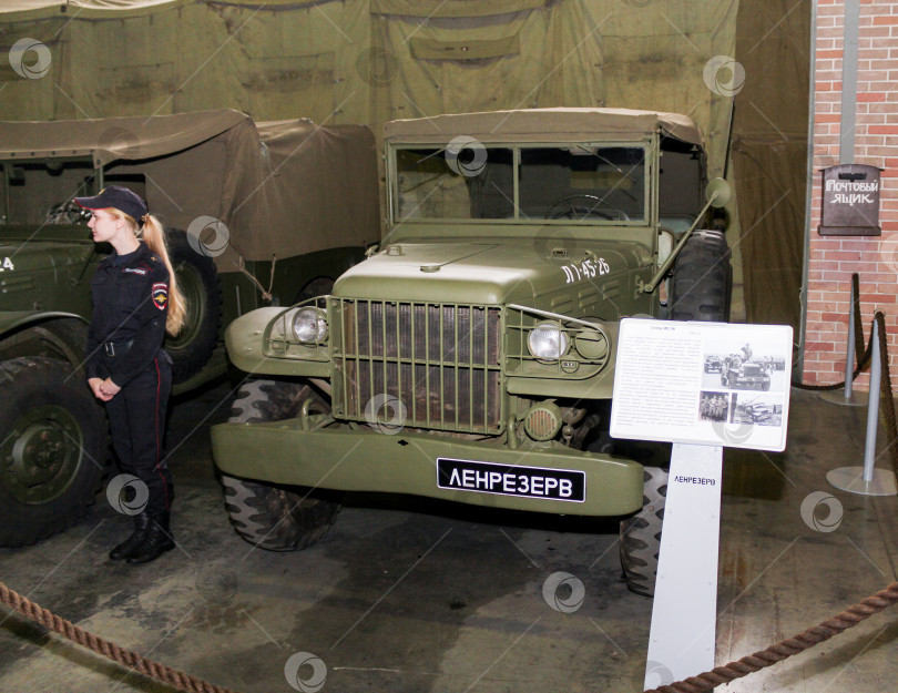 Скачать Военный американский внедорожник. фотосток Ozero