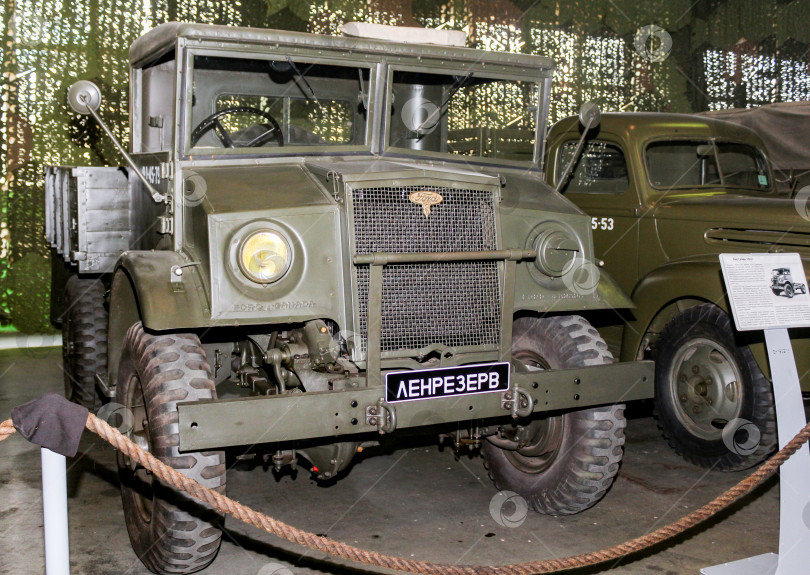 Скачать Военный ретро-грузовик Ford 1942 года выпуска. фотосток Ozero