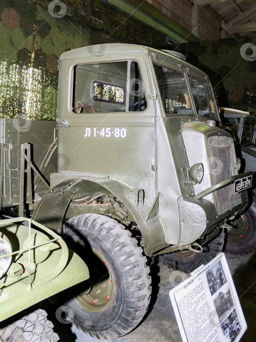 Скачать Уникальные американские грузовики военного времени. фотосток Ozero