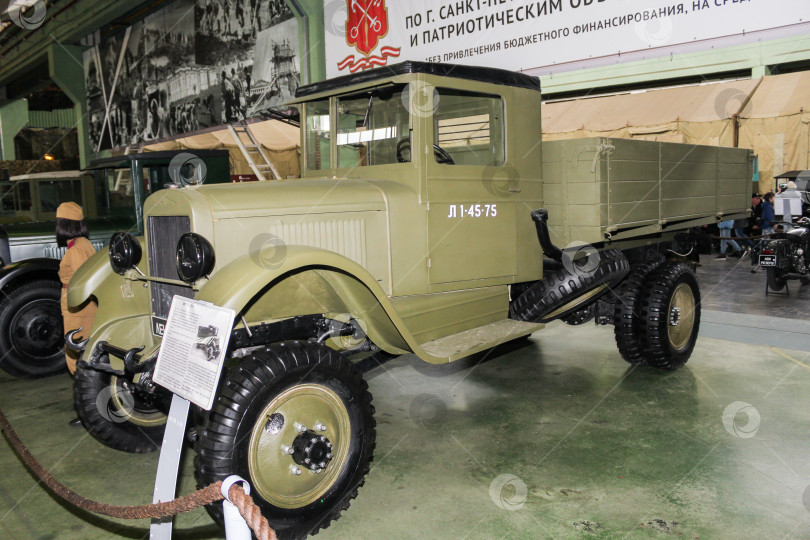 Скачать Грузовик ЗИС-32 1941 года выпуска. фотосток Ozero