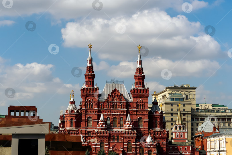 Скачать Вид на Государственный исторический музей с Красной площади. фотосток Ozero