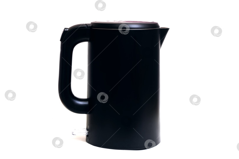 Скачать Черный электрический чайник, выделенный на белом фоне фотосток Ozero