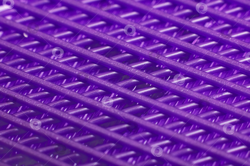 Скачать Фиолетовая пластиковая решетка крупным планом, абстрактный фон фотосток Ozero