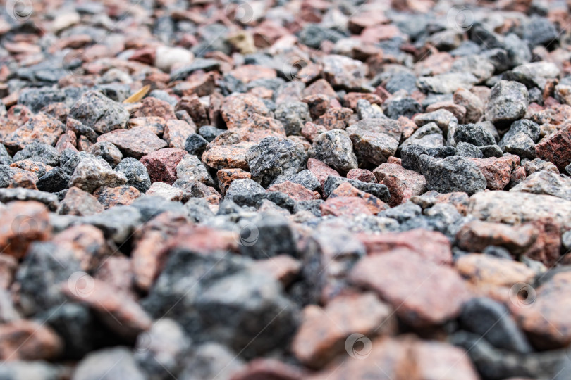 Скачать Красные и серые мелкие камни, абстрактный фон фотосток Ozero