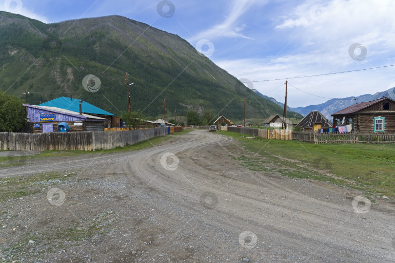 Скачать Деревня в Горном Алтае, Россия. фотосток Ozero