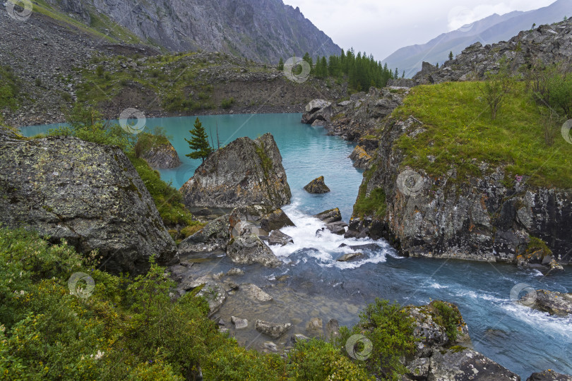 Скачать Верхнее Шавлинское озеро. Горный Алтай, Россия. фотосток Ozero