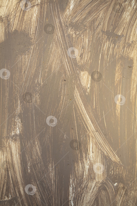 Скачать Вертикальная текстура железной стены неравномерно окрашена коричневой краской. фотосток Ozero