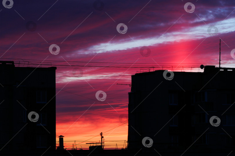 Скачать Солнечный луч на закате. фотосток Ozero