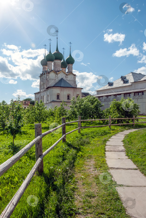 Скачать Ростовский кремль. Исторический ансамбль Ростова Великого. Ярославская область. фотосток Ozero