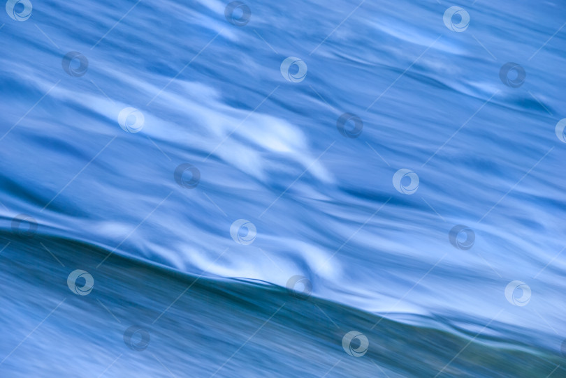 Скачать Горная река. Камни и голубая вода на большой выдержке. фотосток Ozero