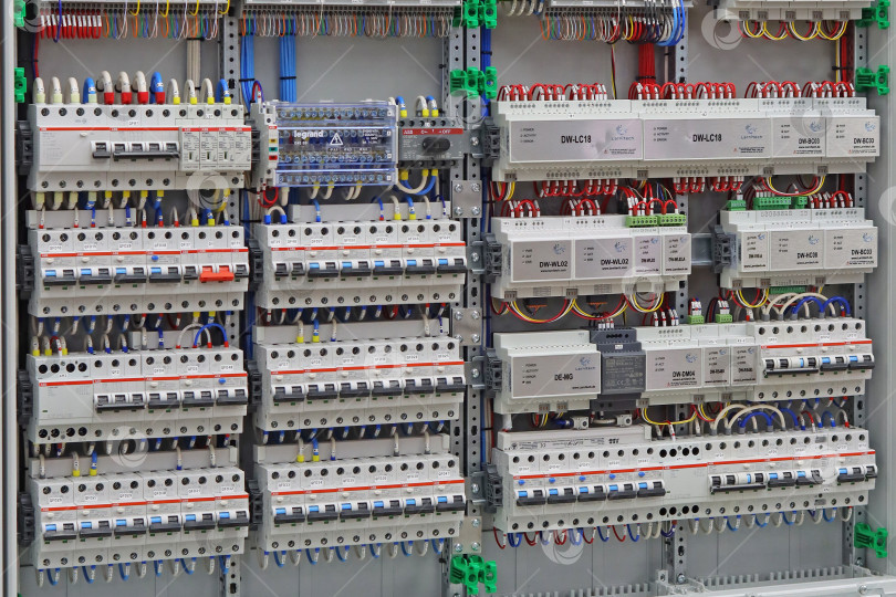 Скачать Автоматические выключатели тока ABB фотосток Ozero