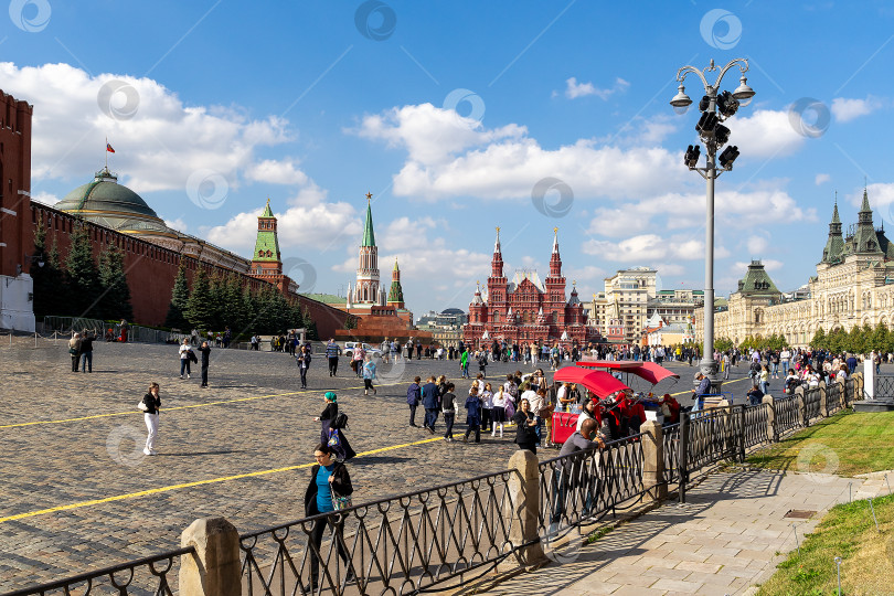 Скачать Вид на Красную площадь с Васильевского спуска. фотосток Ozero