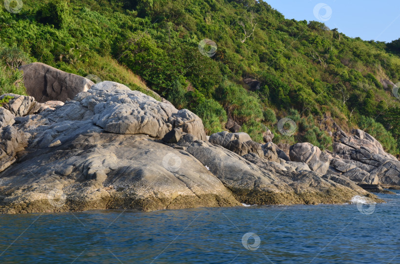 Скачать Каменистый берег моря фотосток Ozero