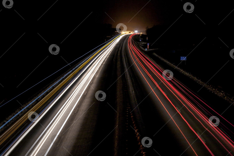 Скачать ночное зимнее шоссе фотосток Ozero