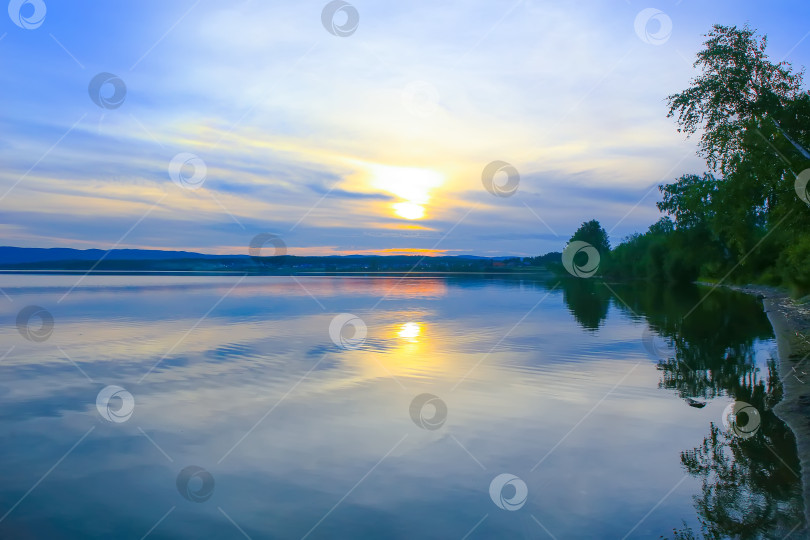 Скачать закат над озером летом фотосток Ozero