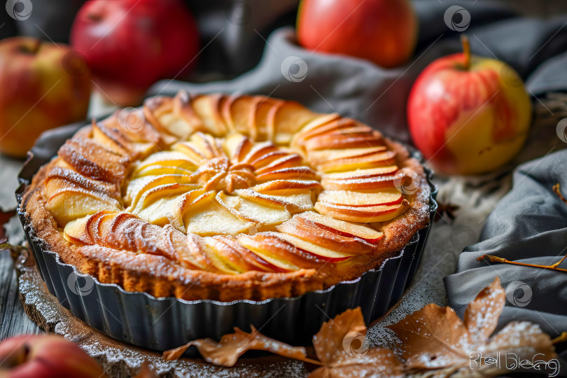 Скачать Яблочный пирог со свежими яблоками в форме для запекания. Искусственный интеллект сгенерирован фотосток Ozero