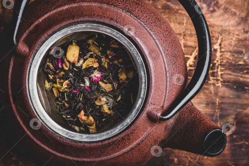 Скачать Приготовление травяного чая фотосток Ozero