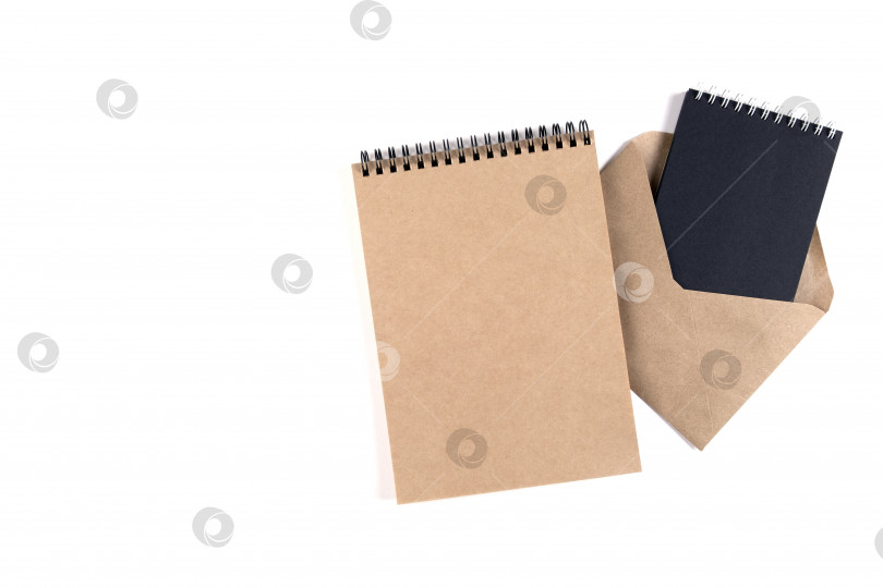 Скачать Чистые блокноты на спирали и переработанный конверт фотосток Ozero
