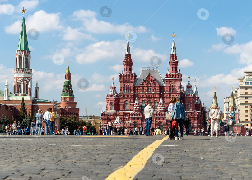 Скачать Вид на Красную площадь из собора Василия Блаженного. фотосток Ozero