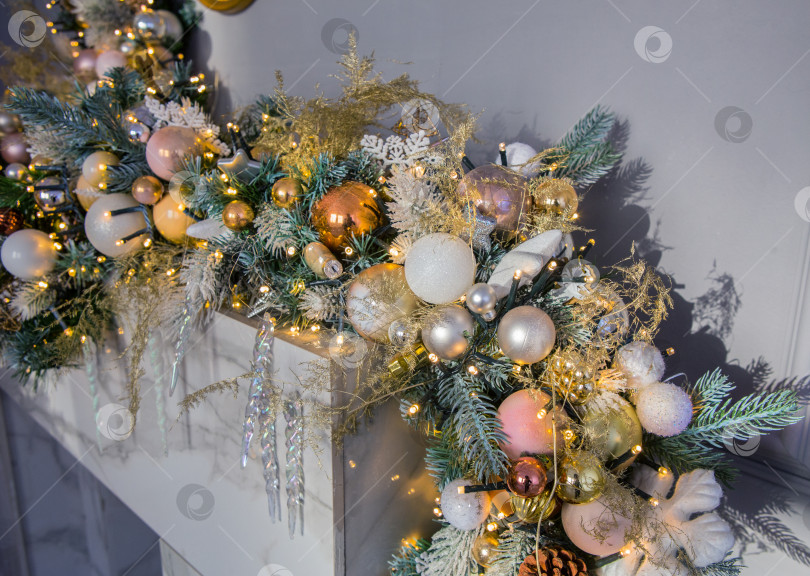 Скачать Рождественский декор в интерьере фотосток Ozero