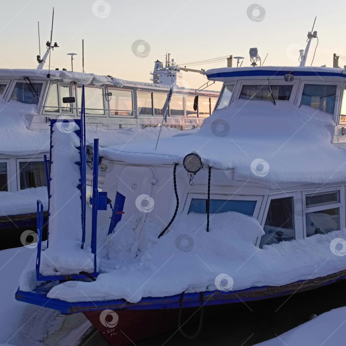 Скачать Речной вокзал, Архангельск, пассажирские речные судна у причала. фотосток Ozero