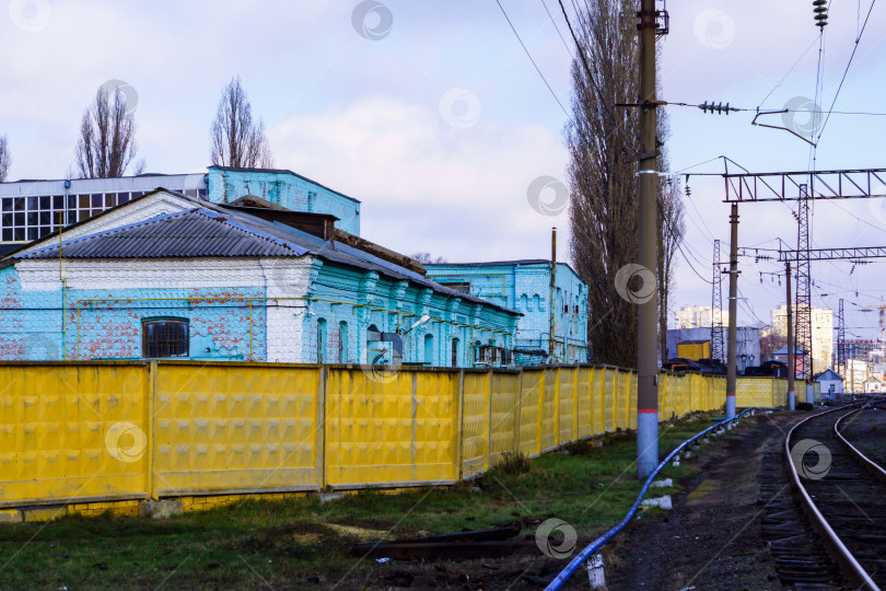 Скачать Старинное здание в локомотивном депо. Воронеж фотосток Ozero