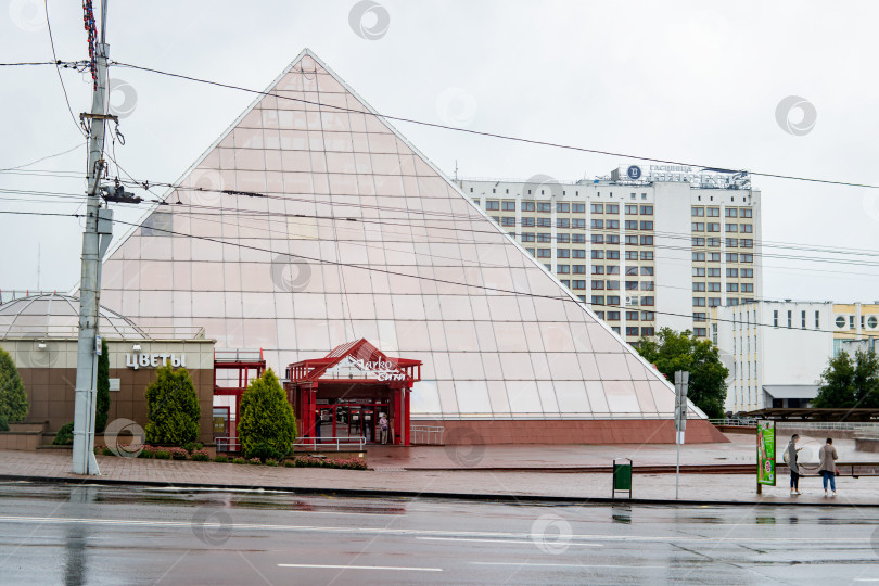 Скачать БЕЛАРУСЬ, ВИТЕБСК - 10 сентября 2020 года: Здание магазина Marko фотосток Ozero