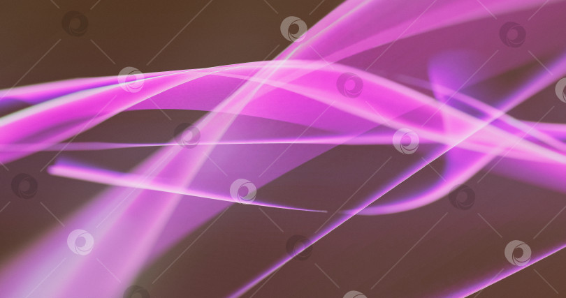 Скачать Абстрактный фиолетовый фон с динамичными 3d-линиями. фотосток Ozero