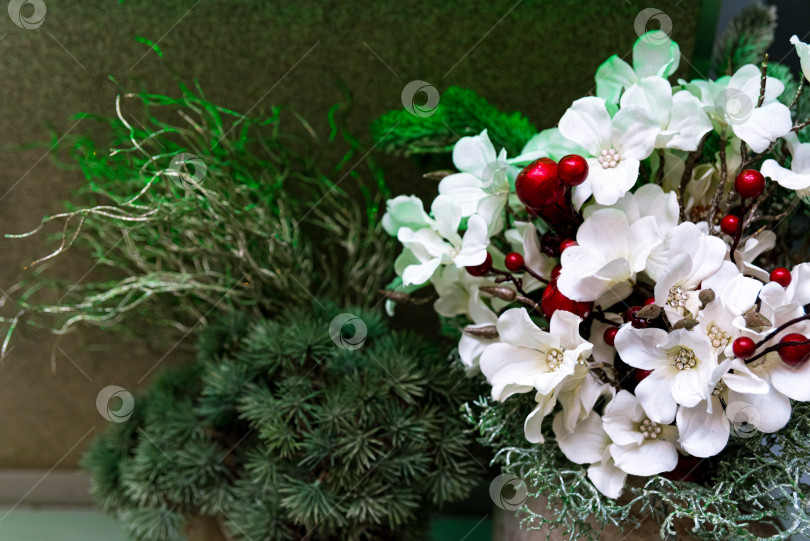 Скачать Украшение искусственной Рождественской цветочной композиции фотосток Ozero