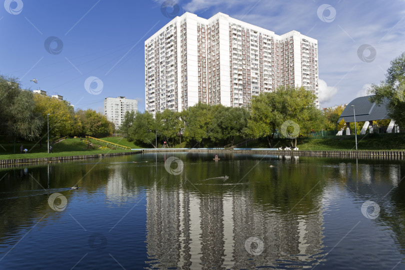 Скачать Пруд в Москве. фотосток Ozero