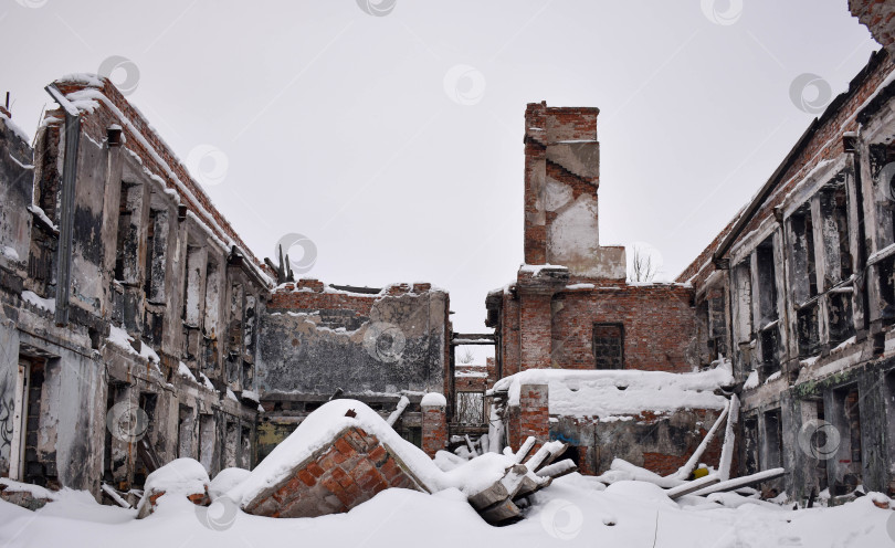 Скачать Заброшенное здание фотосток Ozero