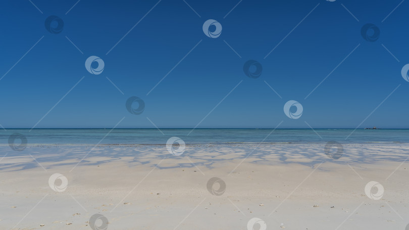Скачать Райский морской пейзаж в минималистичном стиле. фотосток Ozero