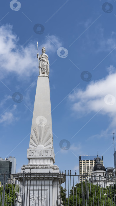 Скачать Историческая Пирамида де Майо в Буэнос-Айресе. фотосток Ozero