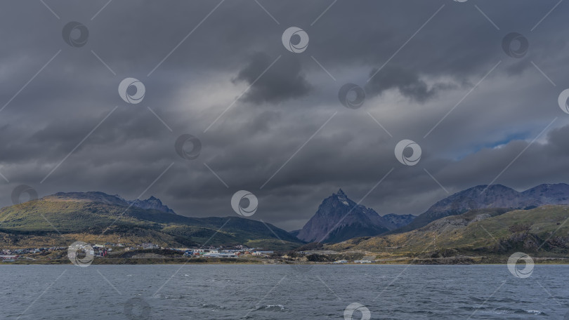 Скачать Прекрасный пейзаж Патагонии. Вид с канала Бигл. фотосток Ozero