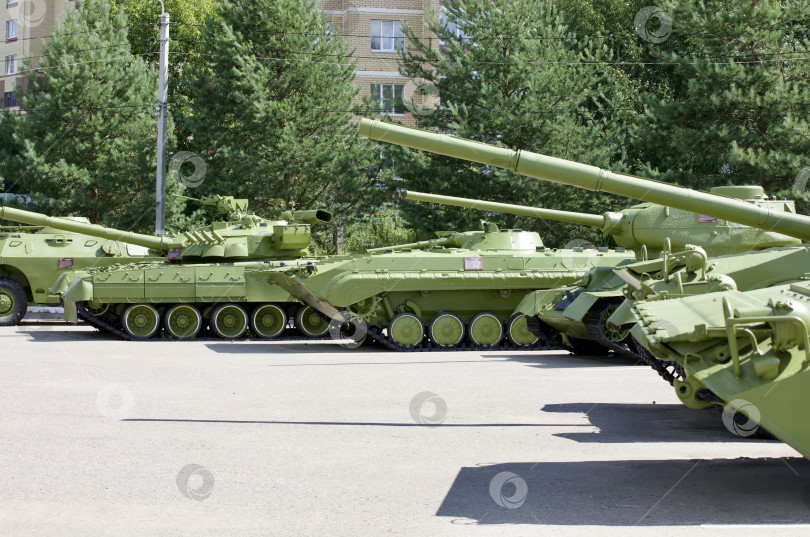 Скачать Военная техника российских войск фотосток Ozero