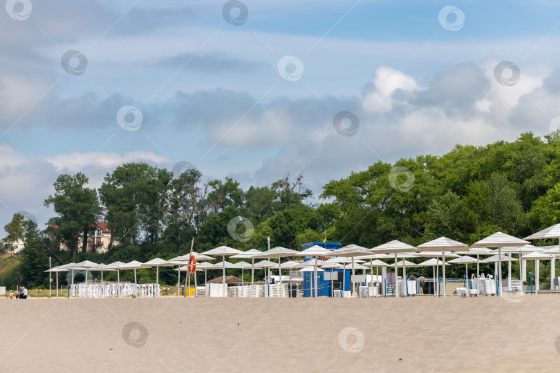 Скачать Пляж в Янтарном фотосток Ozero