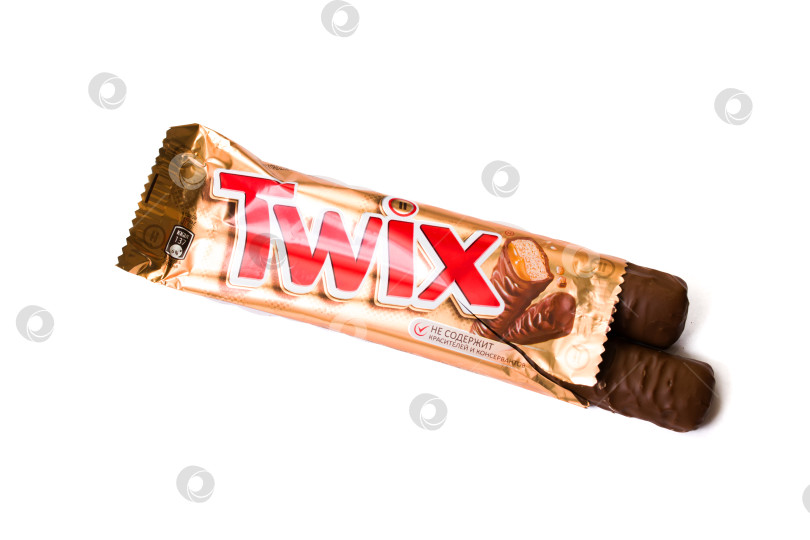 Скачать БЕЛАРУСЬ, НОВОПОЛОЦК - 02 ноября 2020 г.: Печенье Twix в упаковке фотосток Ozero