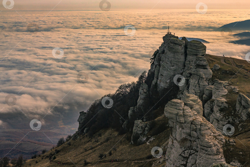 Скачать Над облаками фотосток Ozero