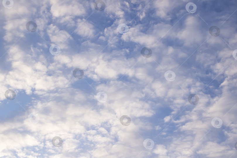 Скачать Облака на голубом небе, фон или текстура фотосток Ozero