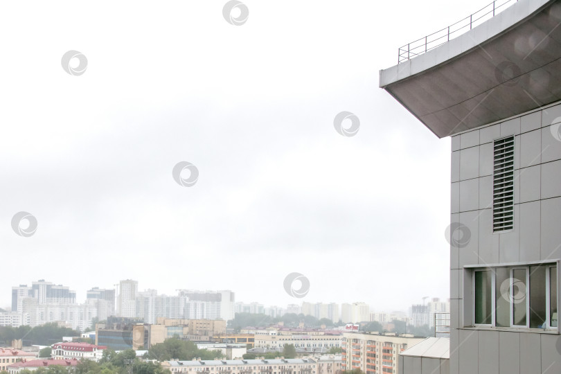 Скачать БЕЛАРУСЬ, МИНСК - 01 июля 2018: Вид из окна на город фотосток Ozero