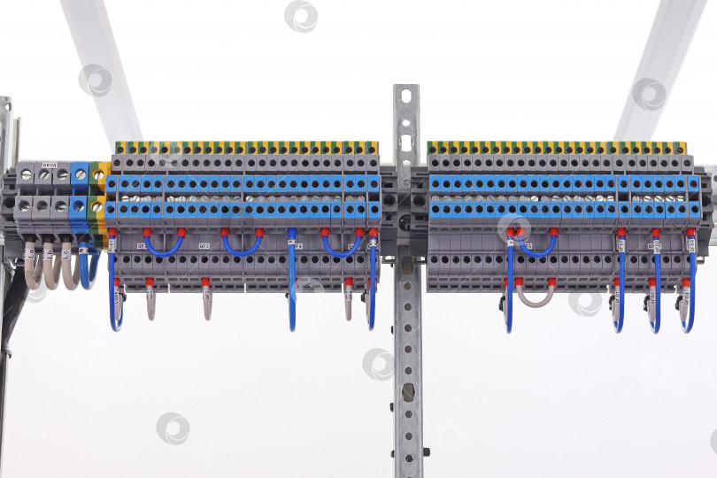 Скачать Электрические клеммы фотосток Ozero