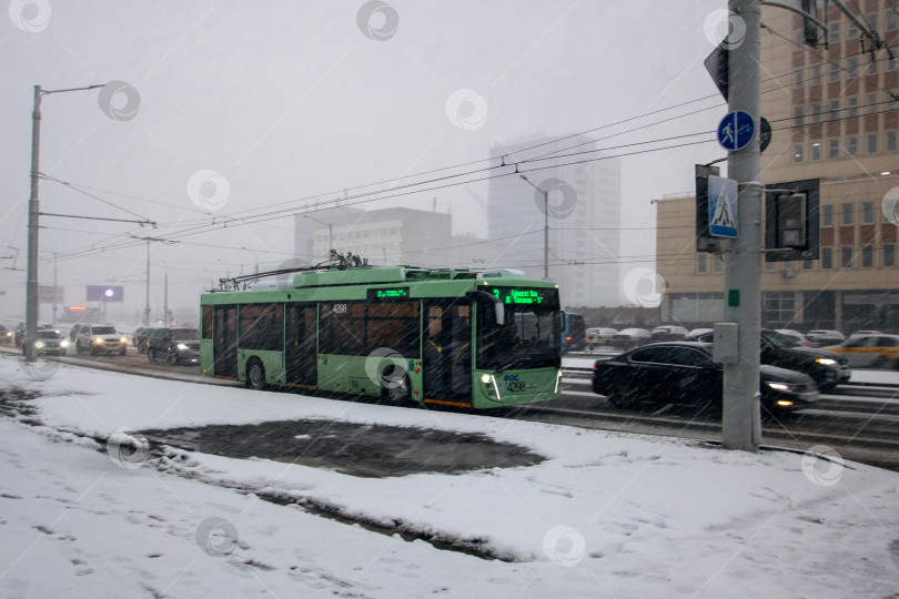 Скачать Беларусь, Минск - 07 февраля, Метель на улицах города фотосток Ozero