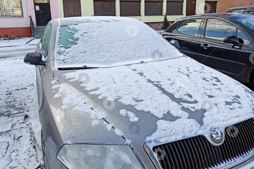 Скачать БЕЛАРУСЬ, НОВОПОЛОЦК - 11 марта 2021 года: автомобиль Skoda в снегу фотосток Ozero