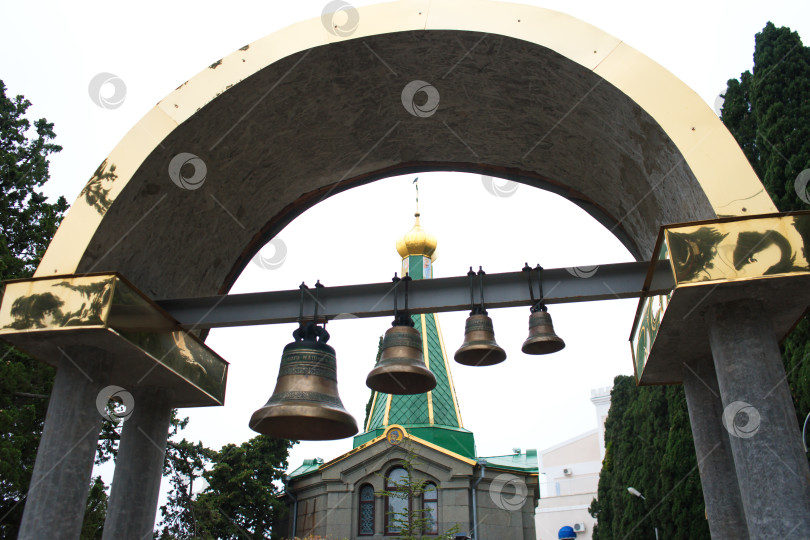 Скачать Храм на мысе Плака, Утёс Алушта Крым фотосток Ozero