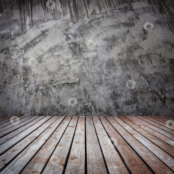 Скачать Старая грубо оштукатуренная стена и деревянный пол. фотосток Ozero